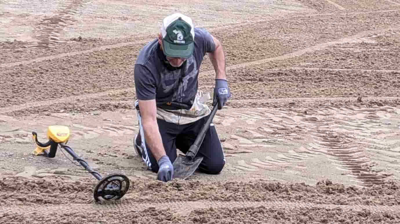 15 Best Places to Metal Detect in Wisconsin (Maps, Laws and more