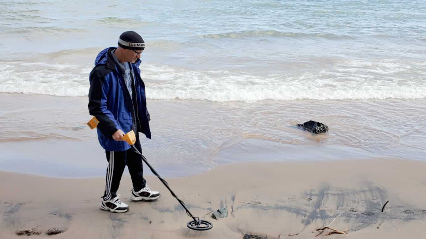 15 Best Places to Metal Detect in Maine (Maps, Laws, Clubs and More