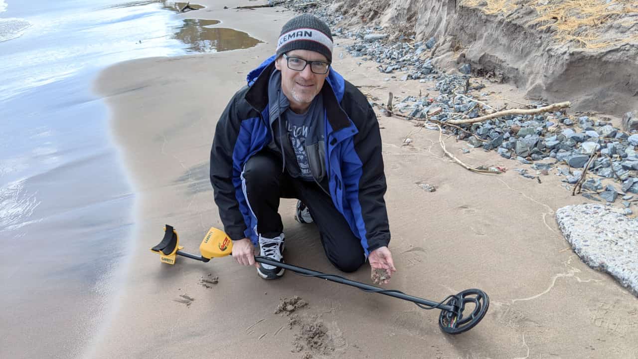 7 Best Places to Metal Detect in South Dakota [Maps, Laws and More