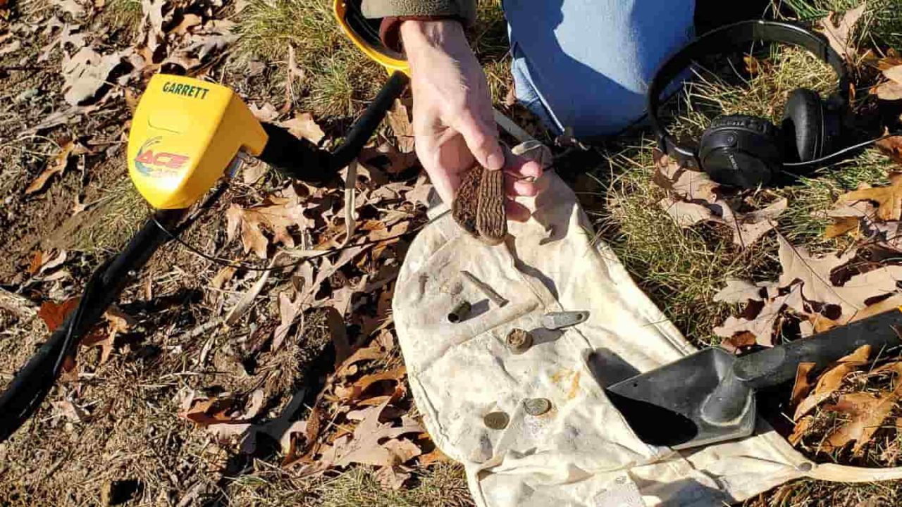 15 Best Places to Metal Detect in New Hampshire (Maps, Laws, Clubs and