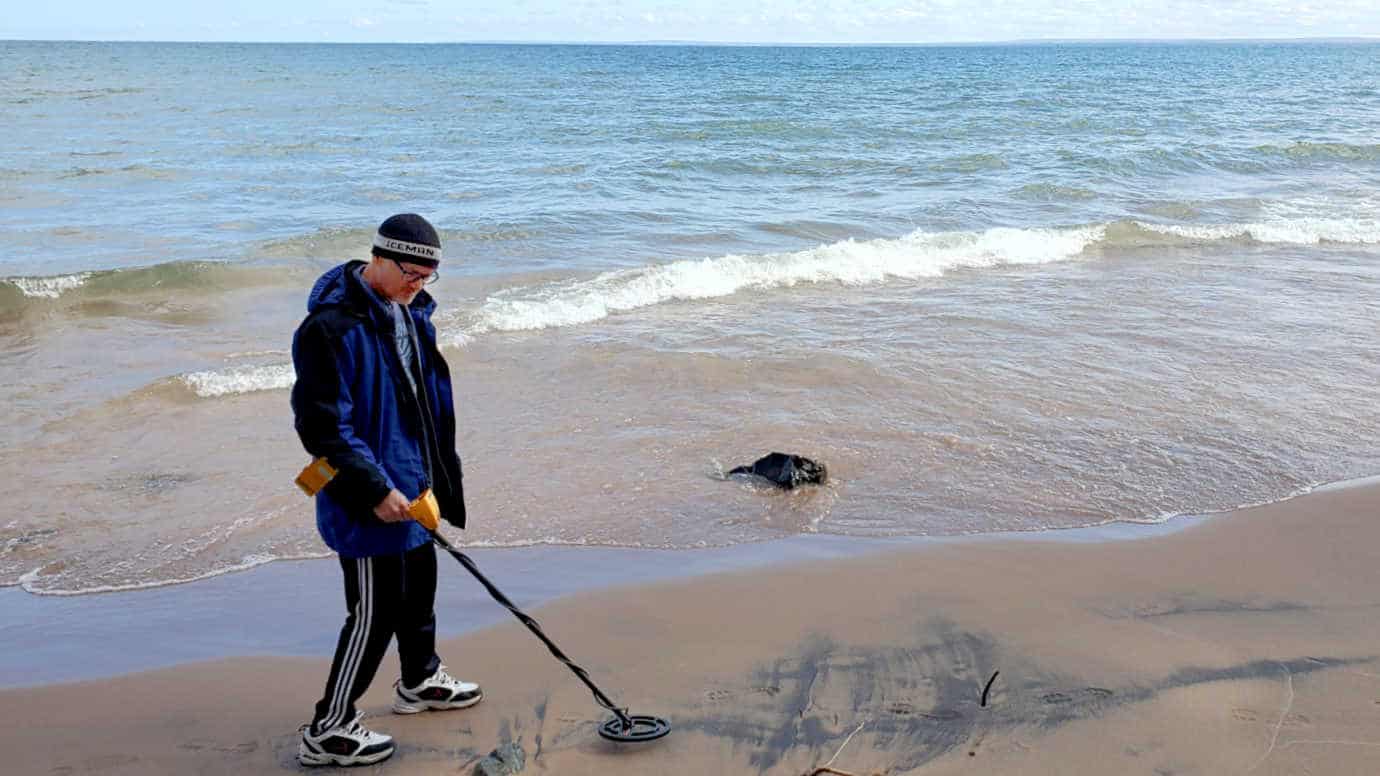 7 Best Places to Metal Detect in British Columbia [Maps, Laws and More