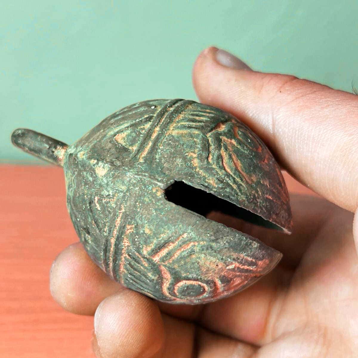 How to Identify and Date Crotal Bells (Marks to Look For) Metal